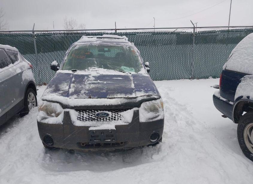 Photo 12 of 2005 Ford Escape XLS (VIN 1FMYU02Z75KE33468)