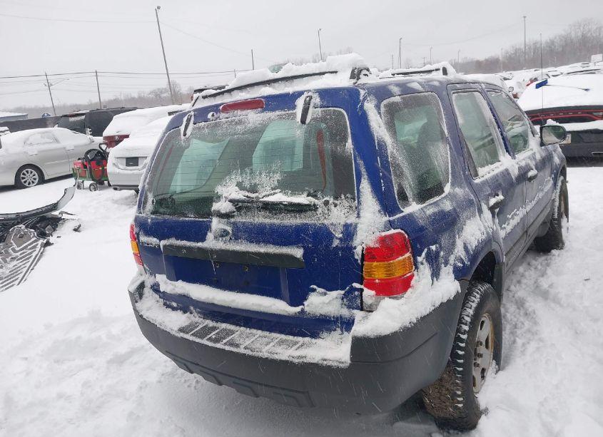 Photo 16 of 2005 Ford Escape XLS (VIN 1FMYU02Z75KE33468)