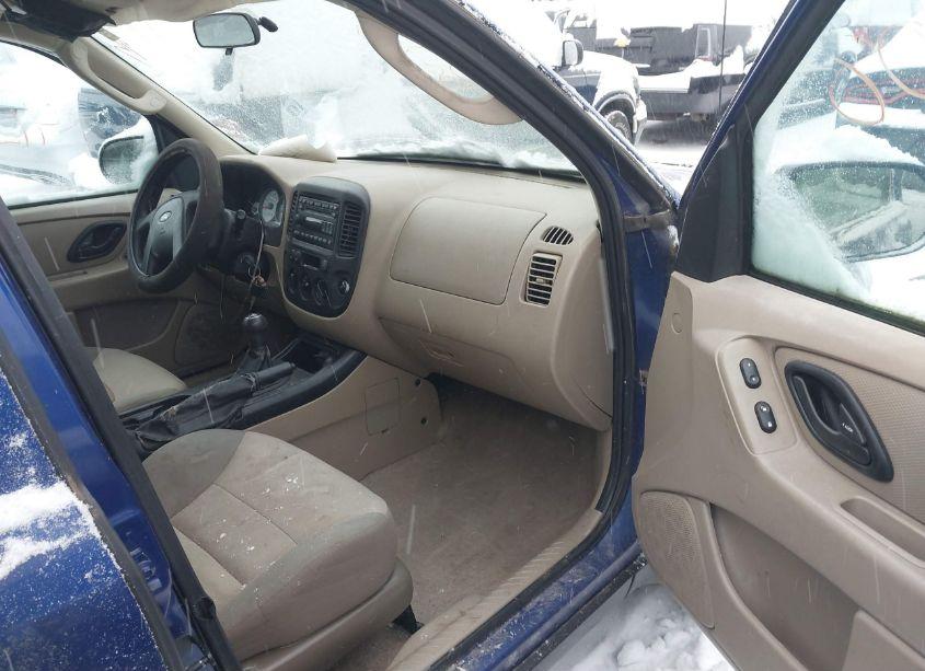 Photo 5 of 2005 Ford Escape XLS (VIN 1FMYU02Z75KE33468)