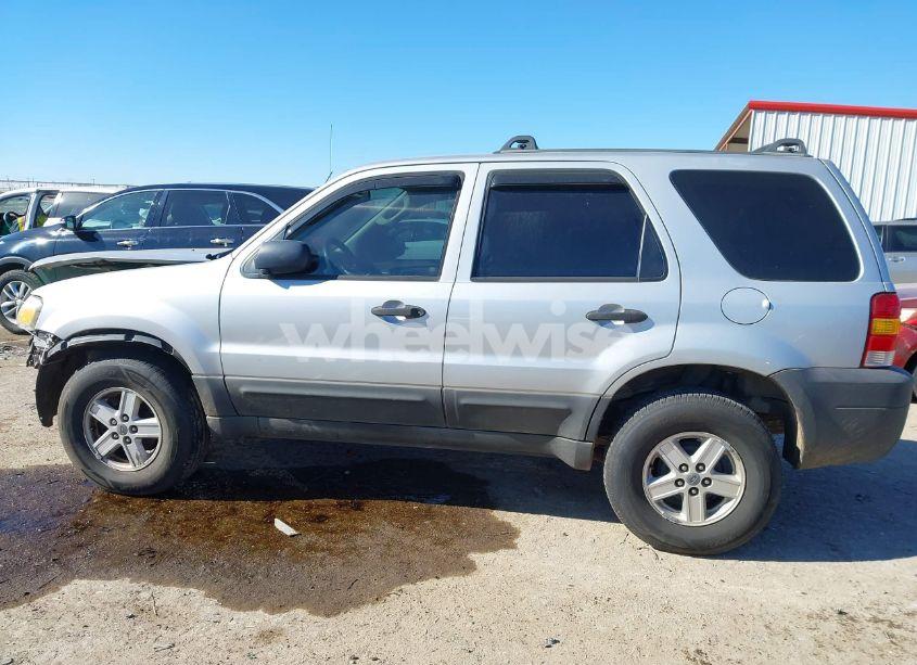 Photo 15 of 2006 Ford Escape XLS/XLS MANUAL (VIN 1FMYU02Z76KA78111)
