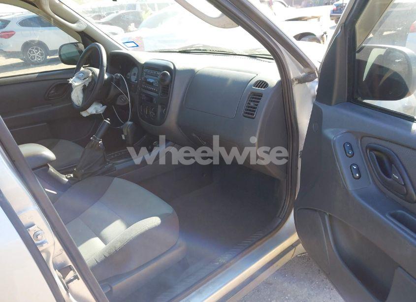 Photo 5 of 2006 Ford Escape XLS/XLS MANUAL (VIN 1FMYU02Z76KA78111)