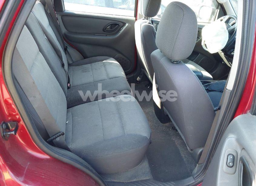Photo 8 of 2005 Ford Escape XLS (VIN 1FMYU02Z95KA22136)