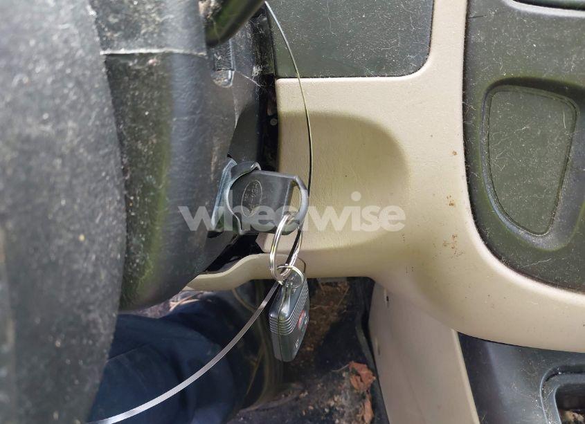 Photo 11 of 2005 Ford Escape XLS (VIN 1FMYU02Z95KB06733)