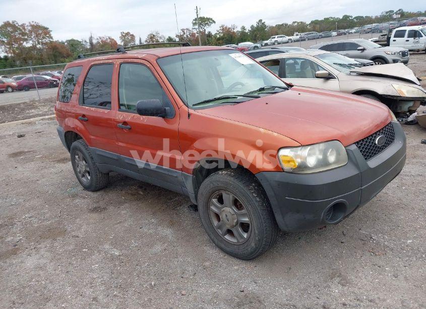 2005 Ford Escape XLS (VIN 1FMYU02Z95KB52854) main photo