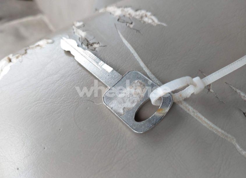 Photo 11 of 2005 Ford Escape XLS (VIN 1FMYU02Z95KB52854)