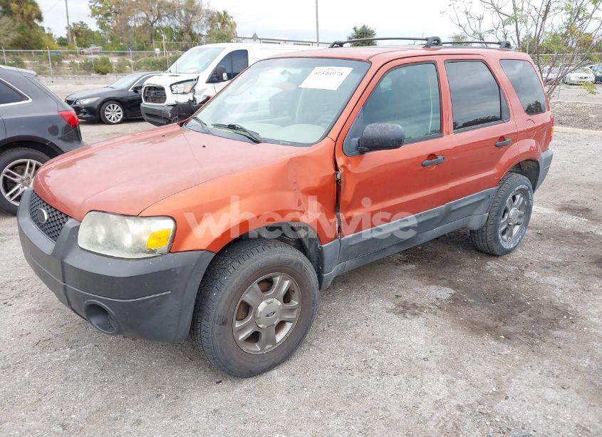 Photo 2 of 2005 Ford Escape XLS (VIN 1FMYU02Z95KB52854)