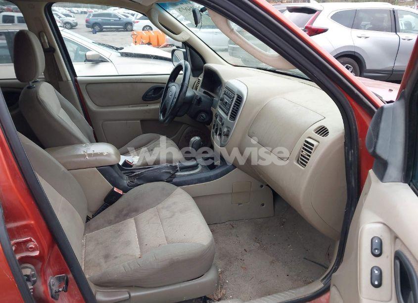 Photo 5 of 2005 Ford Escape XLS (VIN 1FMYU02Z95KB52854)