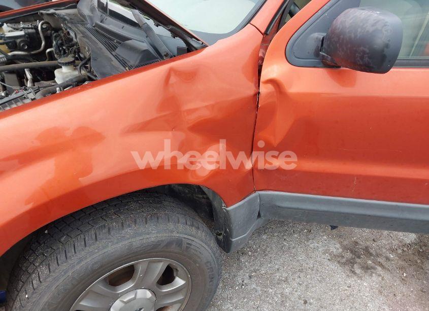 Photo 6 of 2005 Ford Escape XLS (VIN 1FMYU02Z95KB52854)