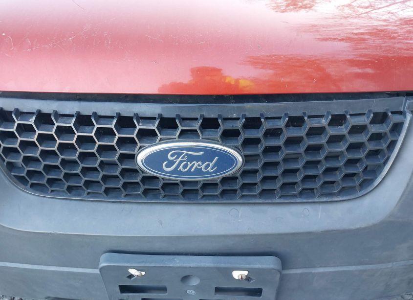 Photo 12 of 2005 Ford Escape XLS (VIN 1FMYU02Z95KC28654)