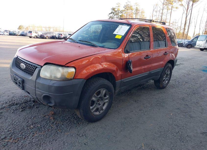 Photo 2 of 2005 Ford Escape XLS (VIN 1FMYU02Z95KC28654)