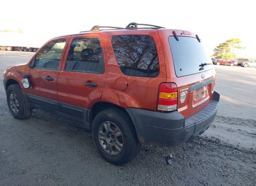 Photo 3 of 2005 Ford Escape XLS (VIN 1FMYU02Z95KC28654)