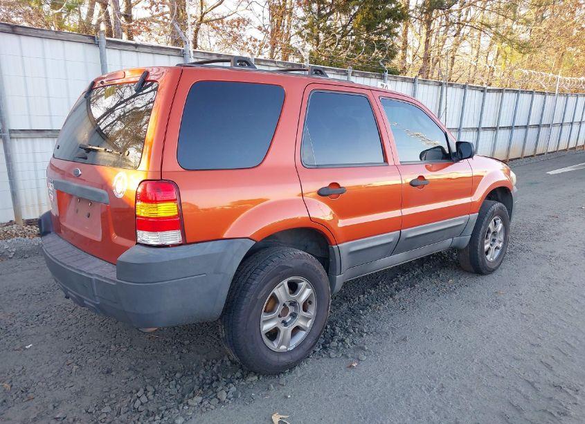 Photo 4 of 2005 Ford Escape XLS (VIN 1FMYU02Z95KC28654)
