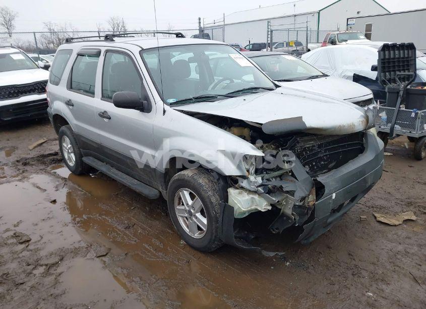 2005 Ford Escape XLS (VIN 1FMYU02ZX5DA26152) main photo