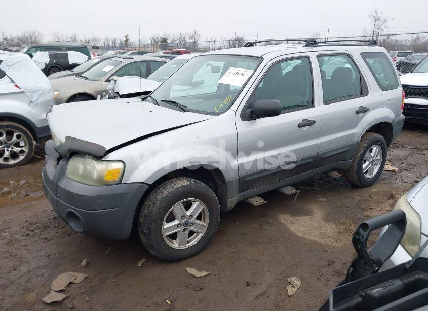 Photo 2 of 2005 Ford Escape XLS (VIN 1FMYU02ZX5DA26152)