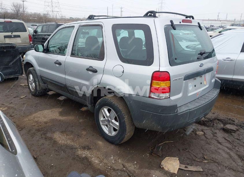 Photo 3 of 2005 Ford Escape XLS (VIN 1FMYU02ZX5DA26152)