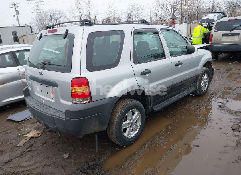 Photo 4 of 2005 Ford Escape XLS (VIN 1FMYU02ZX5DA26152)