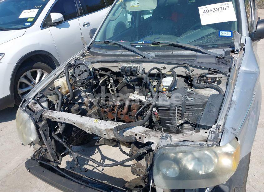 Photo 10 of 2005 Ford Escape XLS (VIN 1FMYU02ZX5KB02853)