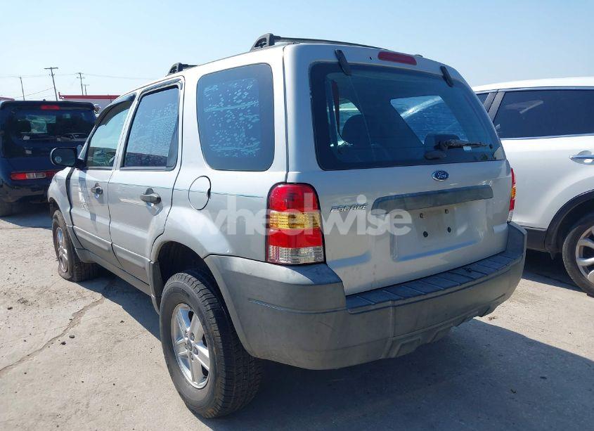 Photo 3 of 2005 Ford Escape XLS (VIN 1FMYU02ZX5KB02853)