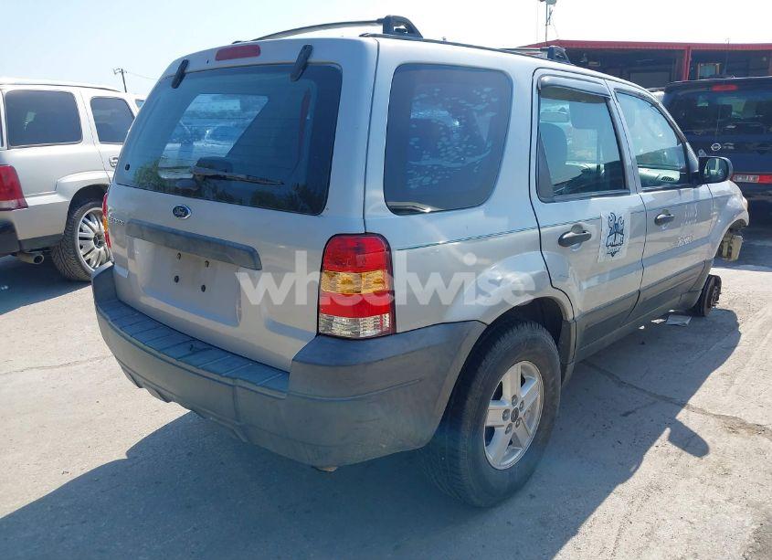 Photo 4 of 2005 Ford Escape XLS (VIN 1FMYU02ZX5KB02853)