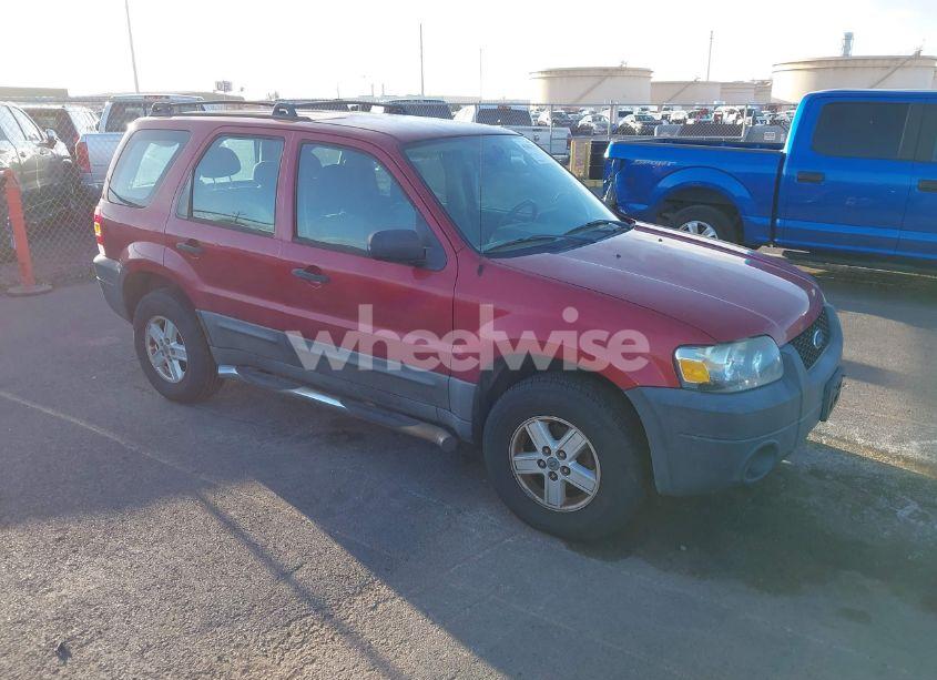 2005 Ford Escape XLS (VIN 1FMYU02ZX5KC28856) main photo