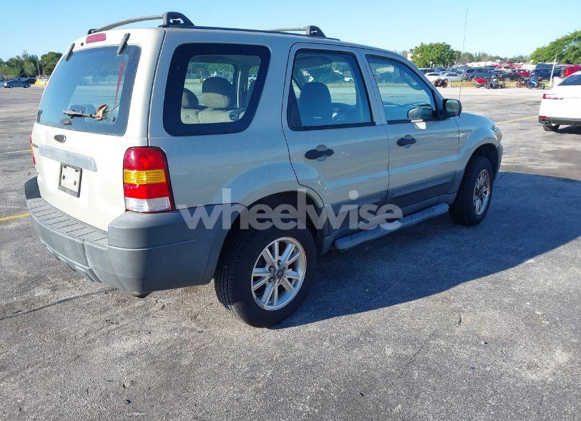 Photo 4 of 2005 Ford Escape XLS (VIN 1FMYU02ZX5KD52500)