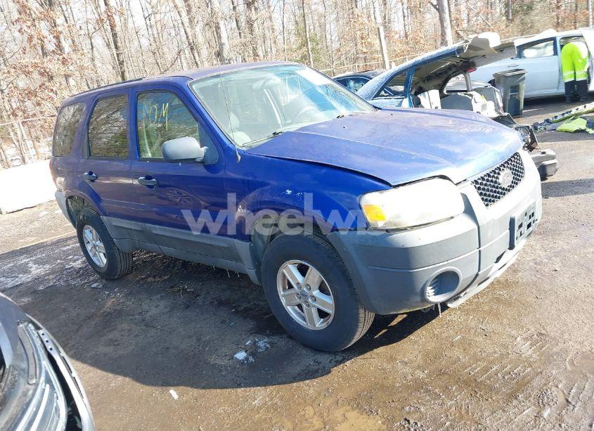2005 Ford Escape XLS (VIN 1FMYU02ZX5KE33187) main photo