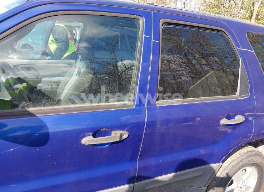 Photo 14 of 2005 Ford Escape XLS (VIN 1FMYU02ZX5KE33187)