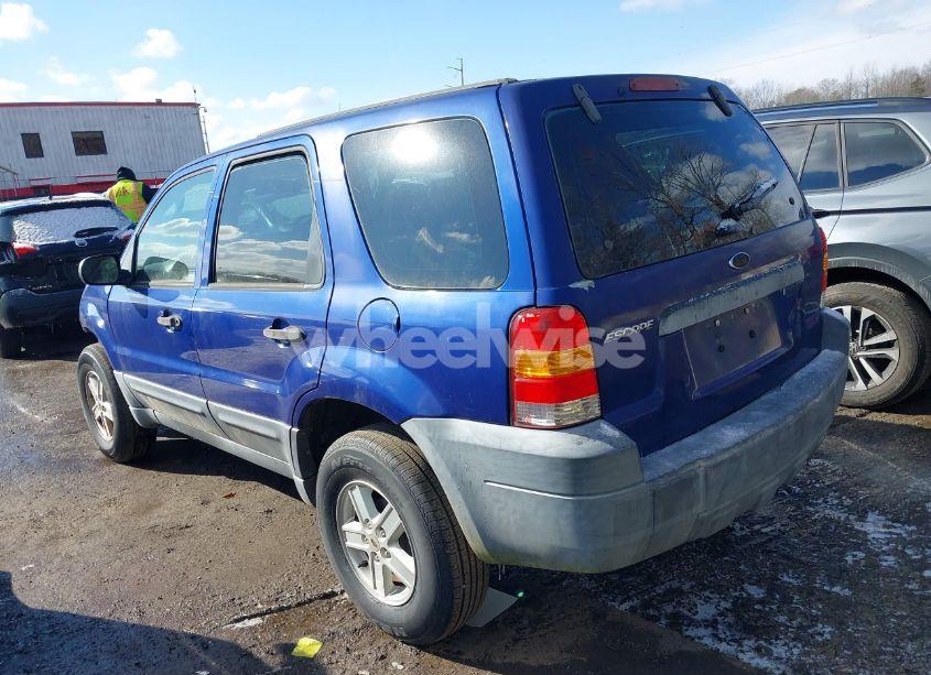 Photo 3 of 2005 Ford Escape XLS (VIN 1FMYU02ZX5KE33187)