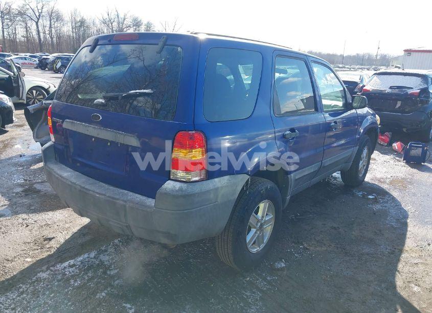 Photo 4 of 2005 Ford Escape XLS (VIN 1FMYU02ZX5KE33187)