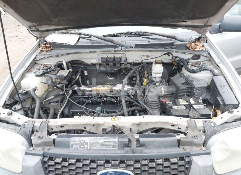 Photo 10 of 2006 Ford Escape XLS/XLS MANUAL (VIN 1FMYU02ZX6KA01975)