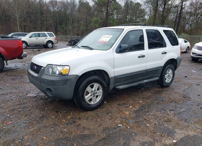 Photo 2 of 2007 Ford Escape XLS/XLS MANUAL (VIN 1FMYU02ZX7KB89690)