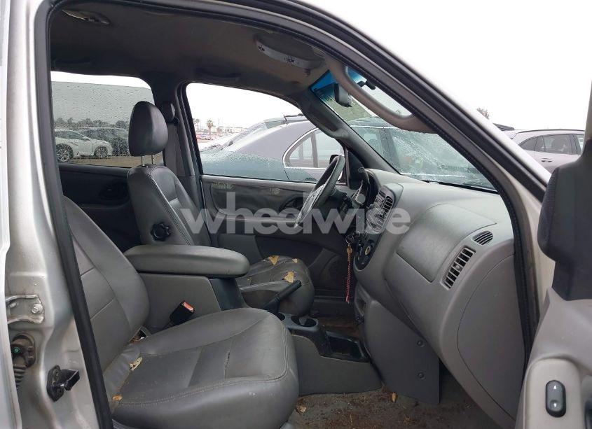 Photo 5 of 2002 Ford Escape XLT (VIN 1FMYU03102KA69575)