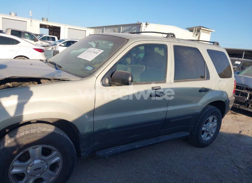 Photo 15 of 2004 Ford Escape XLT (VIN 1FMYU03104DA21064)