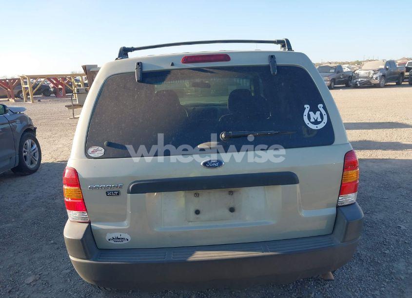 Photo 17 of 2004 Ford Escape XLT (VIN 1FMYU03104DA21064)