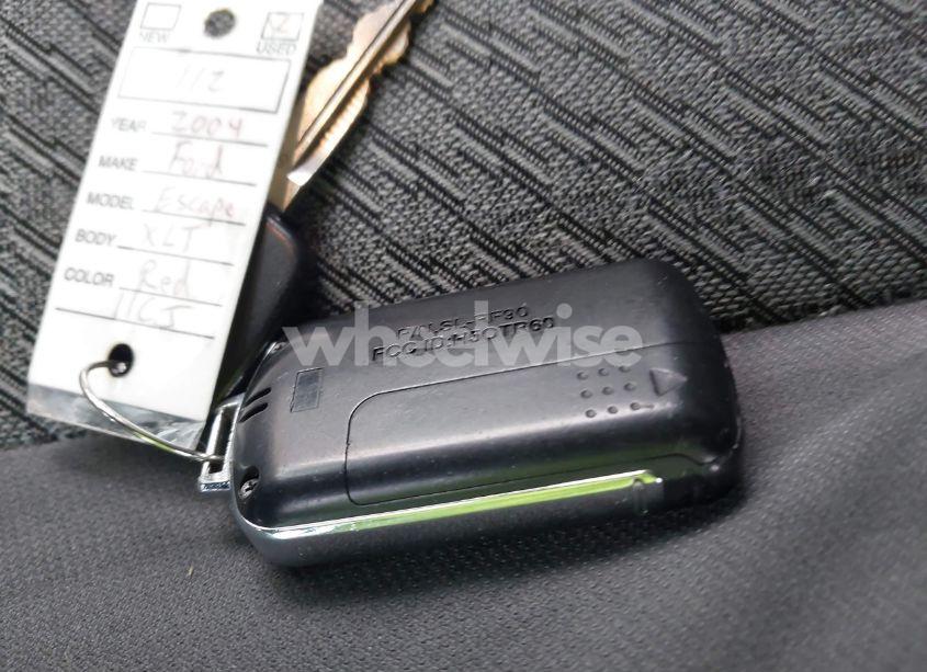 Photo 11 of 2004 Ford Escape XLT (VIN 1FMYU03104KA62211)