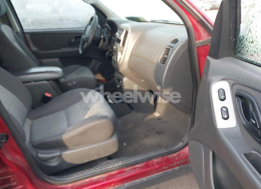 Photo 5 of 2004 Ford Escape XLT (VIN 1FMYU03104KA62211)