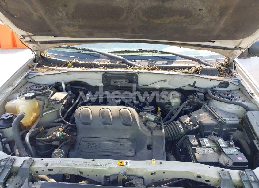 Photo 10 of 2004 Ford Escape XLT (VIN 1FMYU03104KB41636)