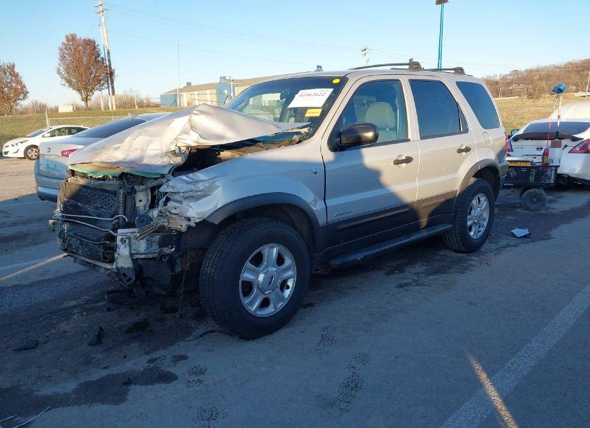 Photo 2 of 2002 Ford Escape XLT (VIN 1FMYU03112KB63996)