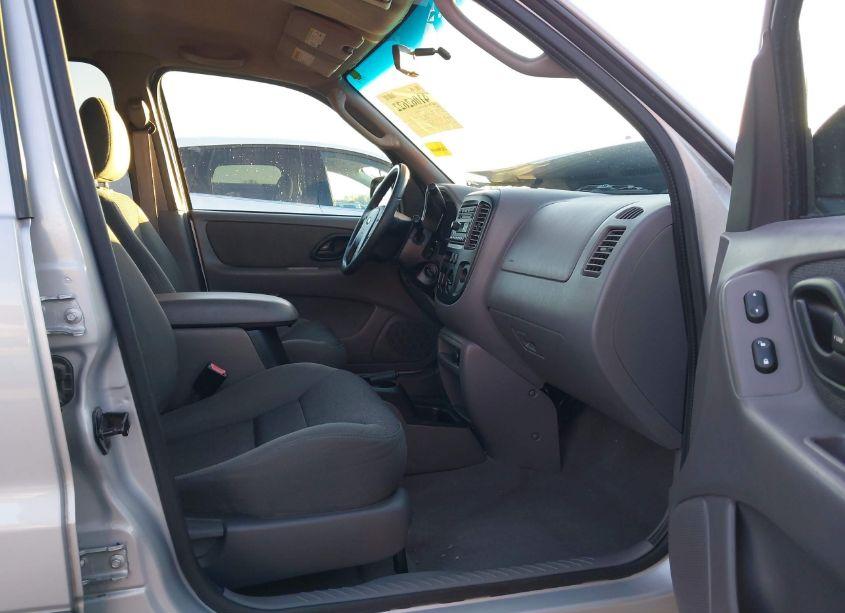 Photo 5 of 2002 Ford Escape XLT (VIN 1FMYU03112KB63996)