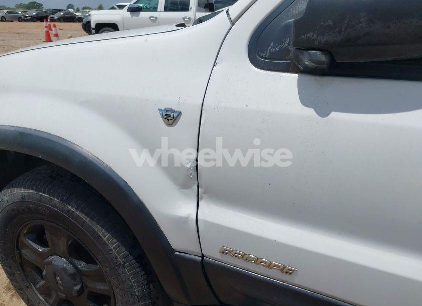 Photo 6 of 2002 Ford Escape XLT (VIN 1FMYU03112KD96356)