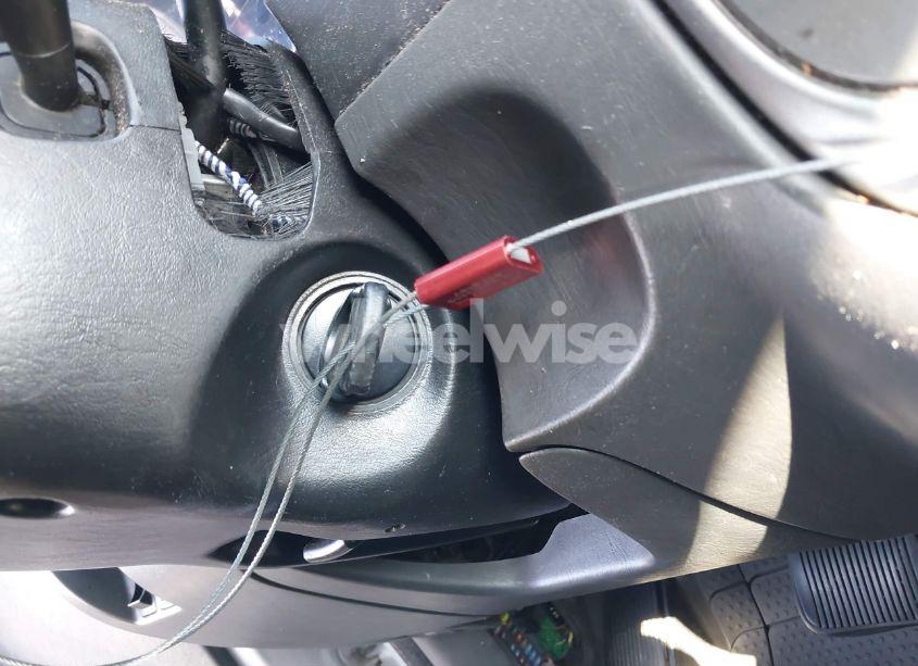 Photo 11 of 2004 Ford Escape XLT (VIN 1FMYU03114KA64517)