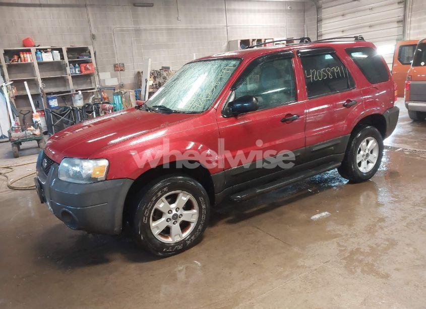 Photo 2 of 2005 Ford Escape XLT (VIN 1FMYU03115KA75972)