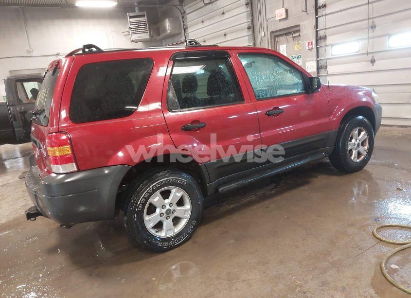 Photo 4 of 2005 Ford Escape XLT (VIN 1FMYU03115KA75972)
