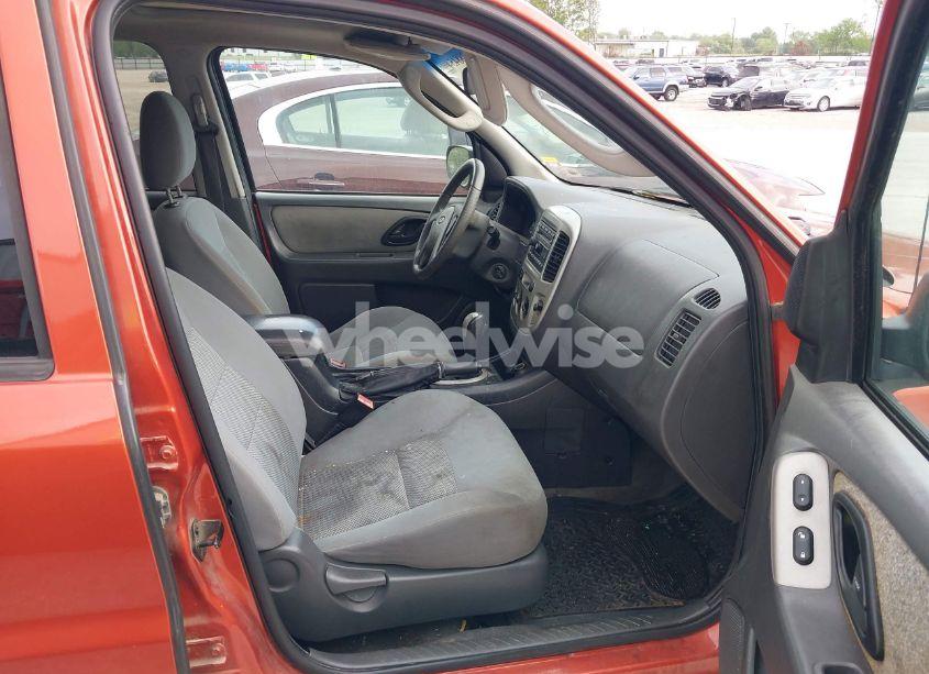Photo 5 of 2006 Ford Escape (VIN 1FMYU03116KD48619)