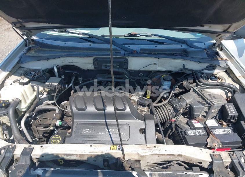 Photo 10 of 2002 Ford Escape XLT (VIN 1FMYU03122KA31443)