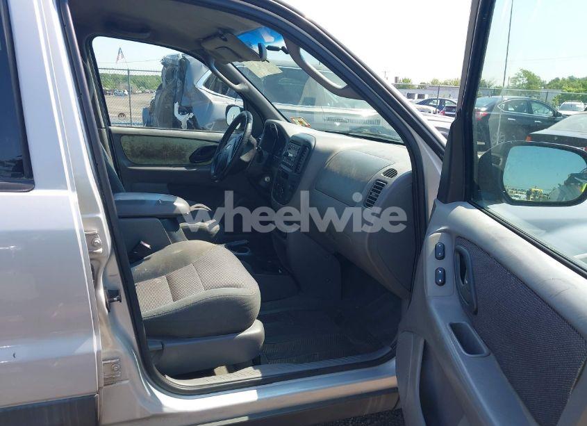 Photo 5 of 2002 Ford Escape XLT (VIN 1FMYU03122KA31443)