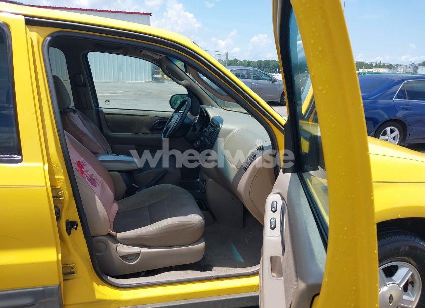 Photo 5 of 2002 Ford Escape XLT (VIN 1FMYU03122KA38022)