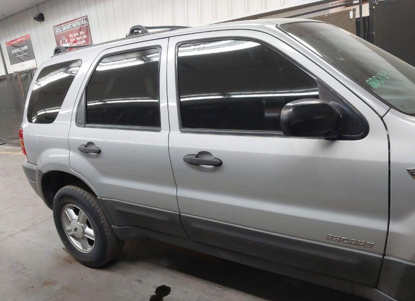 Photo 13 of 2002 Ford Escape XLT (VIN 1FMYU03122KB30246)