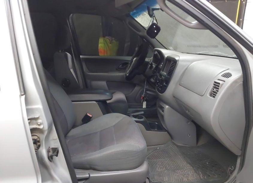 Photo 5 of 2002 Ford Escape XLT (VIN 1FMYU03122KB30246)