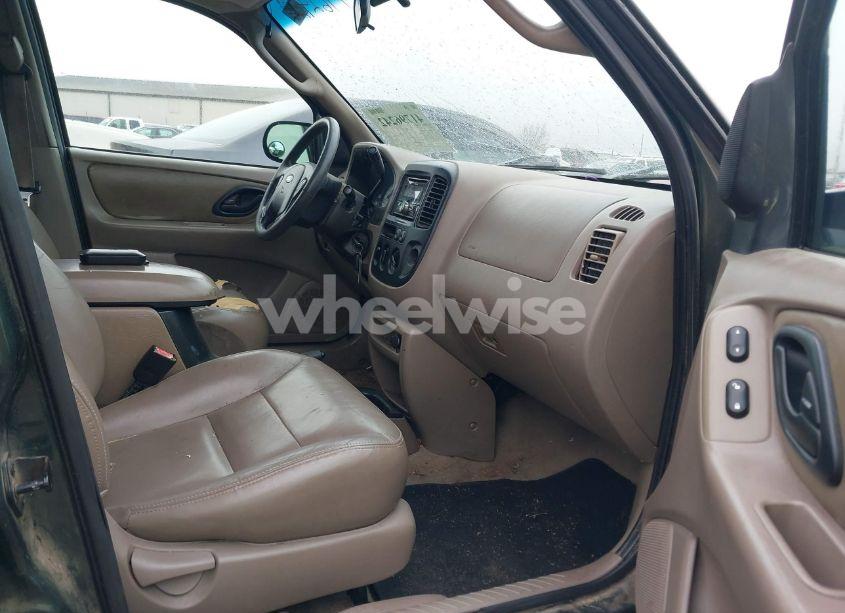 Photo 5 of 2002 Ford Escape XLT (VIN 1FMYU03122KD02307)